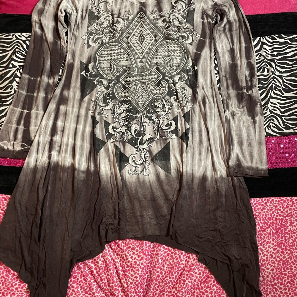 Vocal Gray Tunic with Black Graphic Design